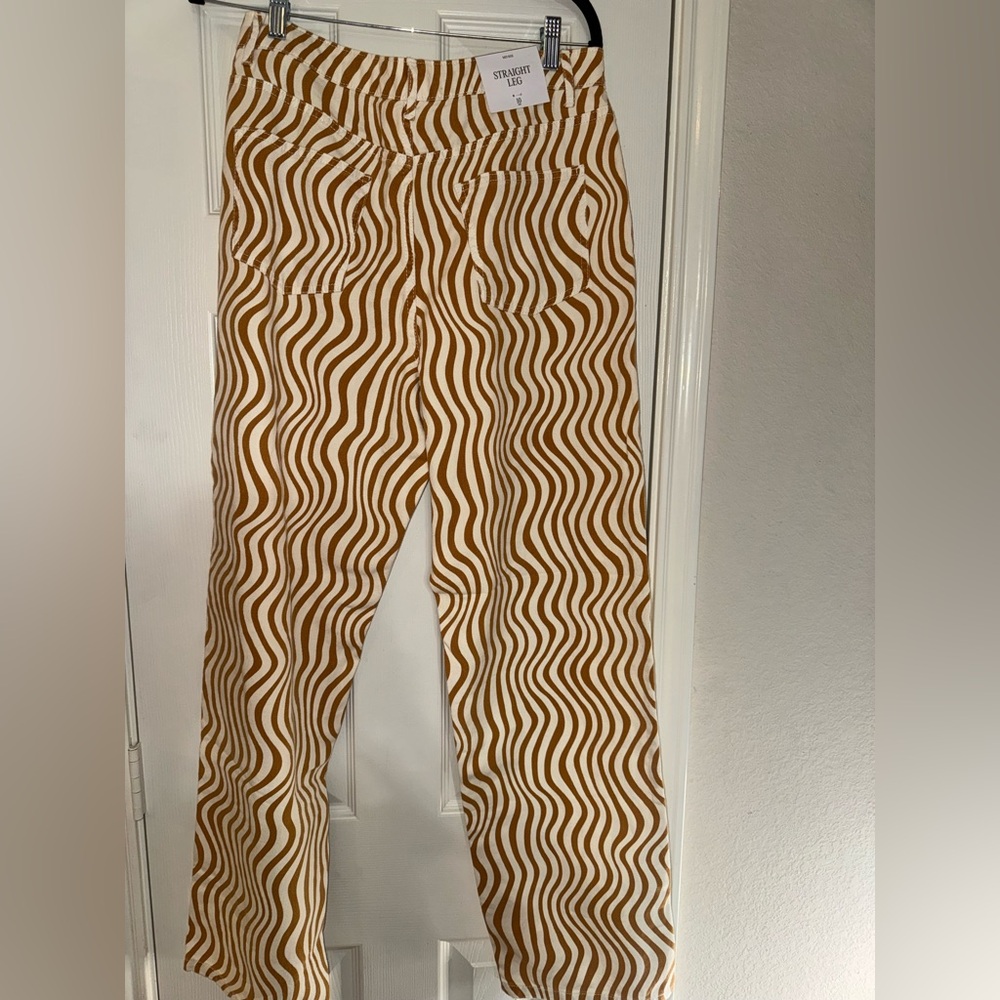 Future Collective Tan and White Wavy Pants - Picture 7 of 8